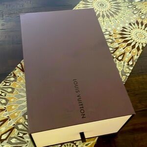 LOUIS VUITTON shoe box